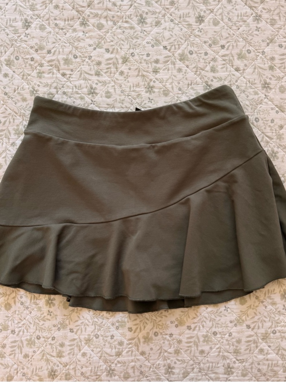 Forever 21 khaki green tennis skirt with built in shorts